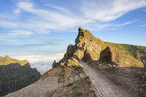 Madeira Blick zur Himmelstreppe und dem Pico do Arieiro im Hintergrund