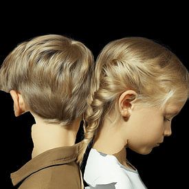 Eine DNA | Porträt eines Zwillingspaares, das niemals vergisst von KRAB