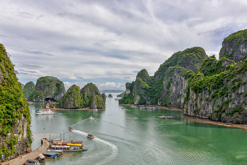 Ha Long Bucht, Vietnam von Richard van der Woude