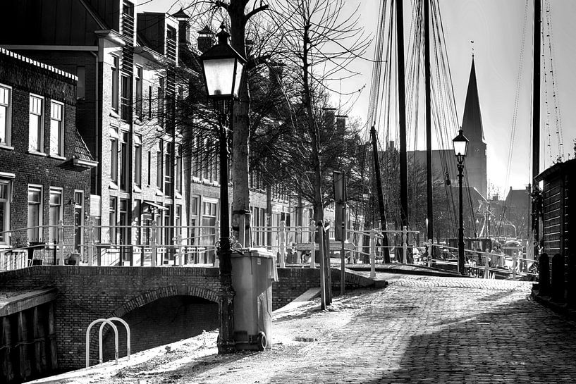 Het Herenwaltje in Harlingen, zwart/wit by Sidney Portier