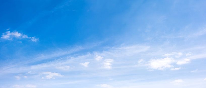 Blue sky with clouds by Günter Albers