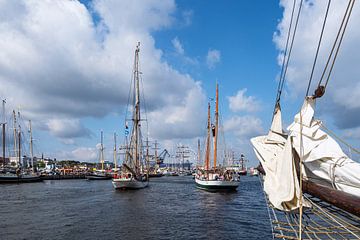 Zeilschepen bij de Hanse Sail in Rostock van Rico Ködder