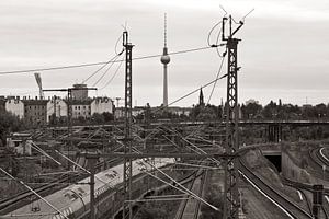 Blick vom Bahnhof Bornholmer Straße zum Berliner Fernsehturm
