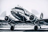 Vintage Douglas DC-3 propeller vliegtuig van Sjoerd van der Wal Fotografie thumbnail