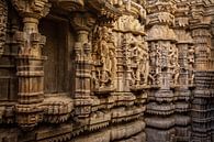 Interieur van de Jain-tempel in Jaisalmer, India. van Tjeerd Kruse thumbnail