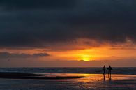 Surfers - Sunset par Dick van Duijn Aperçu
