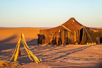 nomaden tent in de woestijn van Marokko van Jan Fritz