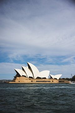 Das bekannte Opernhaus in Sydney Farbe von Ken Tempelers