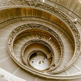 Staircase, wenteltrap in het Vaticaanmuseum, Rome, Italy van Martin Stevens