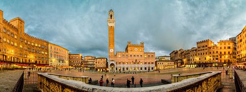 Siena - Piazza del Campo by Teun Ruijters