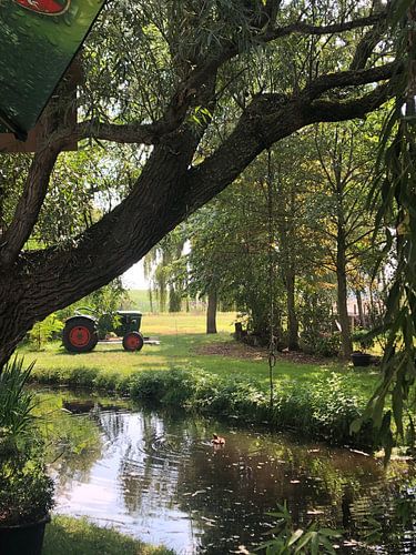 Tractor in Waterland