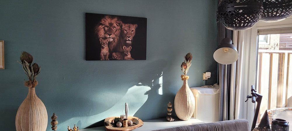 leeuwen gezin met welpjes  van Bert Hooijer 