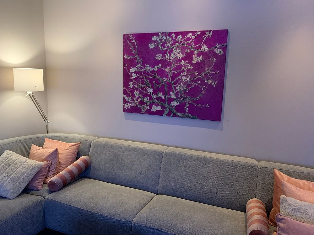 Amandelbloesem van Vincent van Gogh (fuchsia)  van Masters Revisited 