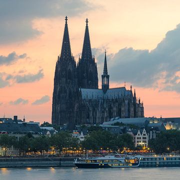 COLOGNE 22 by Tom Uhlenberg