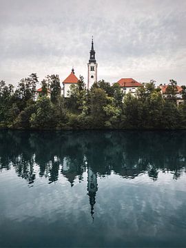 Bleder See | Ruhe und Romantik am Wasser in Slowenien von Laura Dijkslag