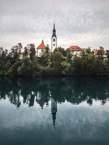 Bleder See | Ruhe und Romantik am Wasser in Slowenien von Laura Dijkslag