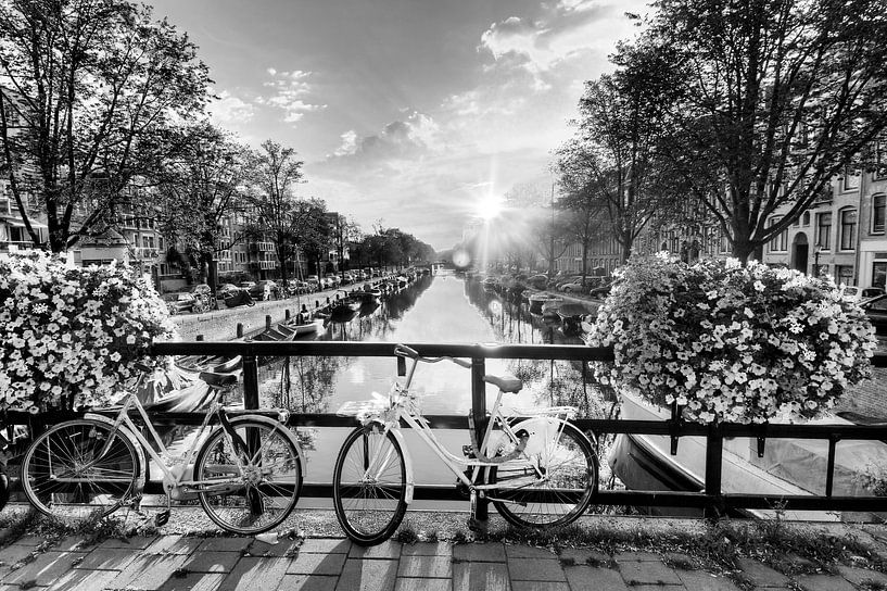 Pont ensoleillé d'Amsterdam par Dennis van de Water