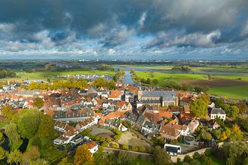 Vue aérienne de Hattem lors d'une belle journée d'automne sur Sjoerd van der Wal Photographie