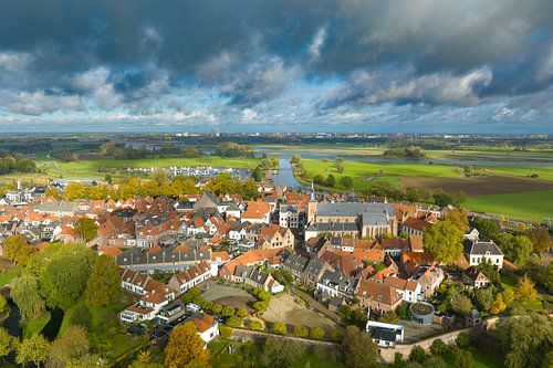 Hattem luchtfoto tijdens een mooie herfstdag