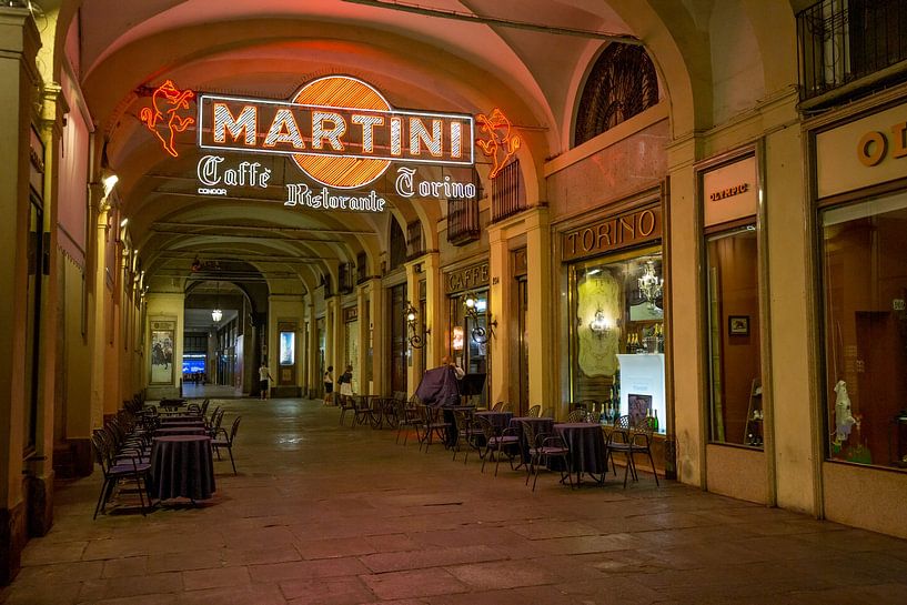 Cafe Restaurant Torino in centrum van Turijn in Italie van Joost Adriaanse
