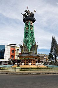 Großes Militärdenkmal im Karo-Batak-Stil