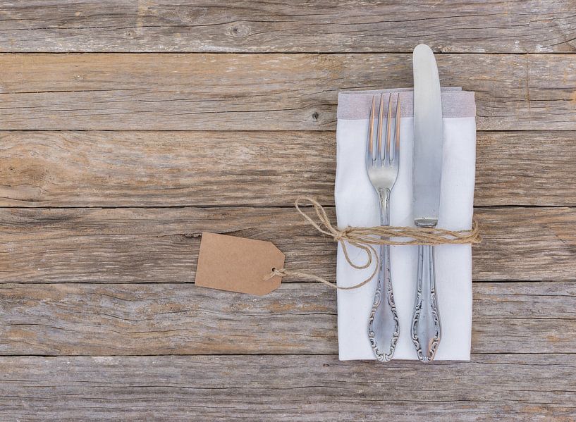 Abendessen, Menü Tabelle Platzierung auf rustikalen hölzernen Hintergrund von Alex Winter
