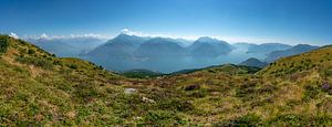 Panoramablick vom Comer See vom Monte Bregagno von Leo Schindzielorz