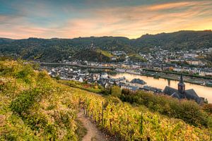 Cochem in de herfst van Michael Valjak