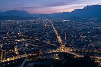 Grenoble kurz nach Sonnenuntergang.