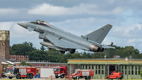 Décollage d'un Eurofighter Typhoon allemand. sur Jaap van den Berg