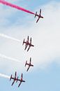 Red Arrows flying a turn in formation par Wim Stolwerk Aperçu