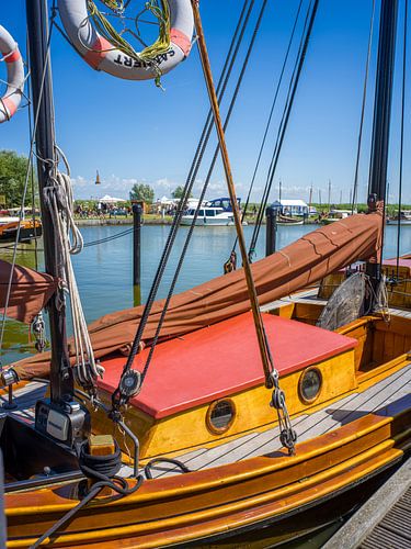 Een kleine haven aan de Bodden op de Darß