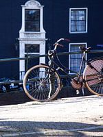 Fiets op brug Amsterdam