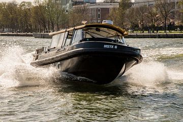 Gang is alles met de watertaxi van scheepskijkerhavenfotografie