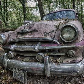 urbex car: pink lady von Inge van de Pol