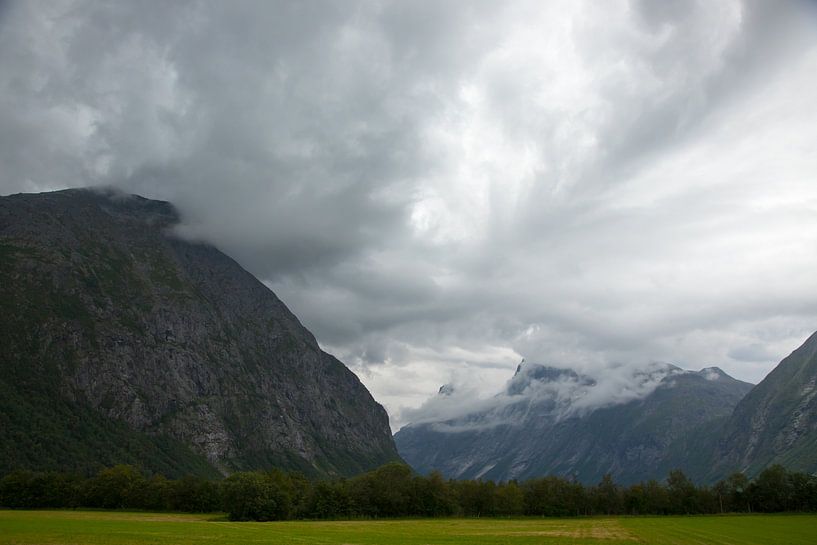 Tempête et nuages dans un paysage en Norvège par Karijn | Fine art Natuur en Reis Fotografie