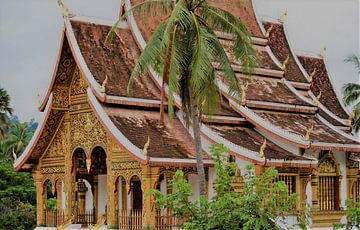 Gouden tempel in Luang Prabang, Laos van Gert-Jan Siesling