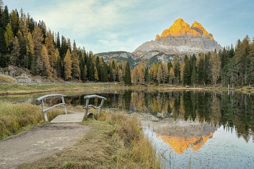 Alpenglow at the Lago d'Antorno