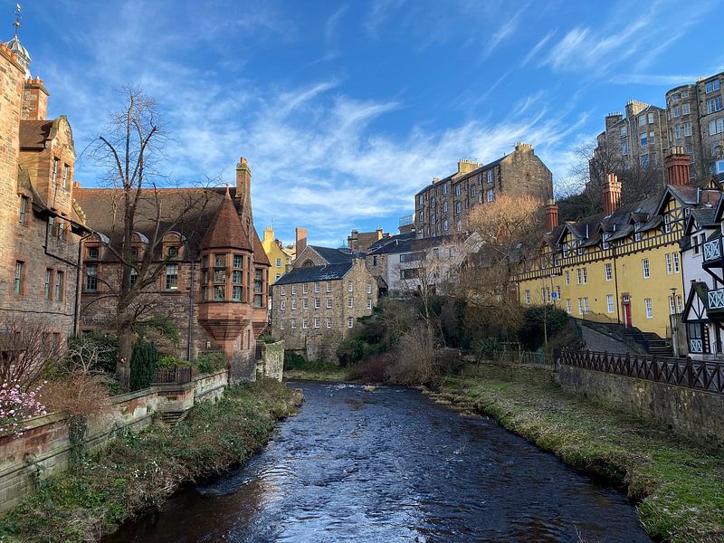 Edinburgh by Hello Pompoyo