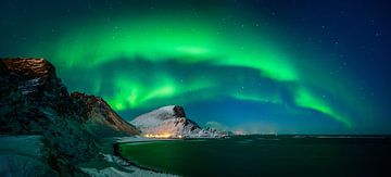 Nordlandsnupen mountain aurora sur Wojciech Kruczynski