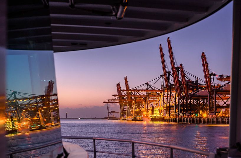 Rotterdamer Hafen Maasvkakte2 von Monique van Falier