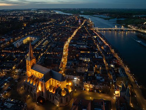 Bovenkerk Kampen à la lumière du soir sur Evert Jan Kip