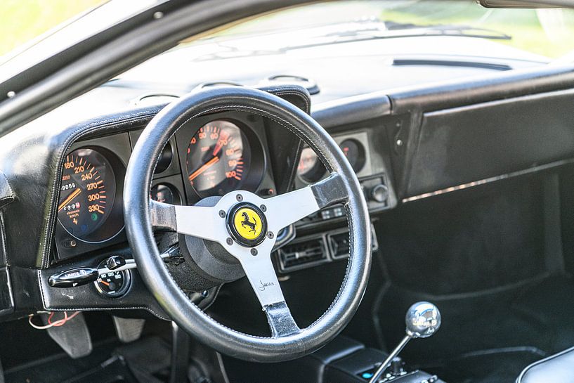 Ferrari Testarossa Italiaanse iconische klassieke Italiaanse sportwagen dashboard van Sjoerd van der Wal Fotografie