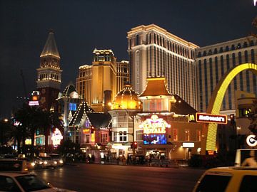 Las Vegas - Nighttime by Daniel Chambers