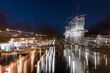 Le moulin Walvisch Schiedam dans la lumière abstraite du soir sur Elena Sinitsina
