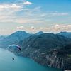 Hanggliders boven het Gardameer | Monte Baldo bergketen van Marcel Mooij