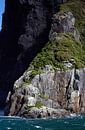 Rots formaties Milford Sound Nieuw Zeeland van Albert Brunsting thumbnail