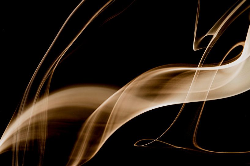 smoke movement by Elvira Baens