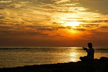 Zee, zon en strand van Dirk van Egmond