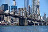 Pont de Brooklyn à New York avec l'horizon de Manhattan par Merijn van der Vliet Aperçu